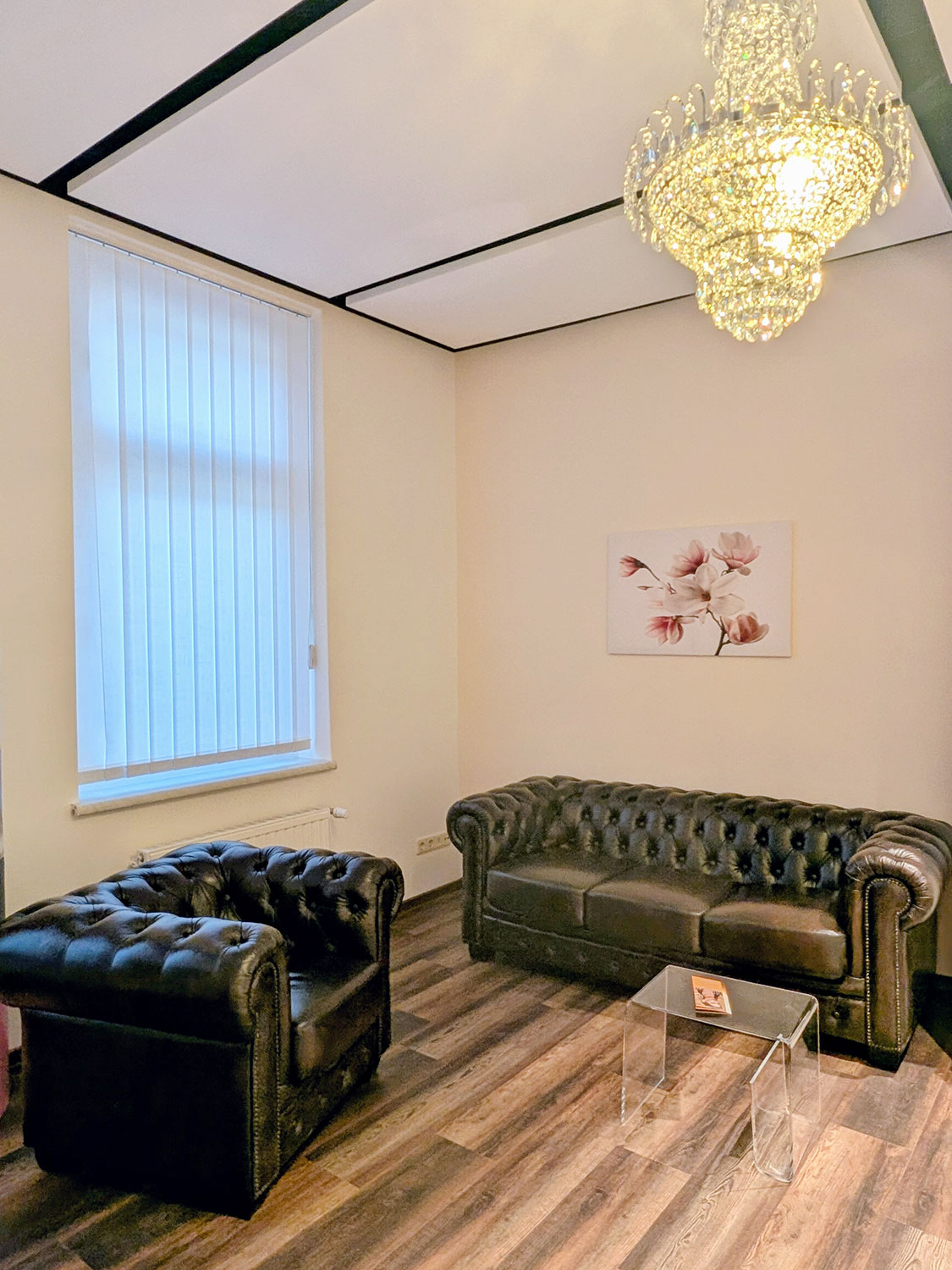 Dr-Mueller_Dermatologie-Aesthetik_Praxis-1